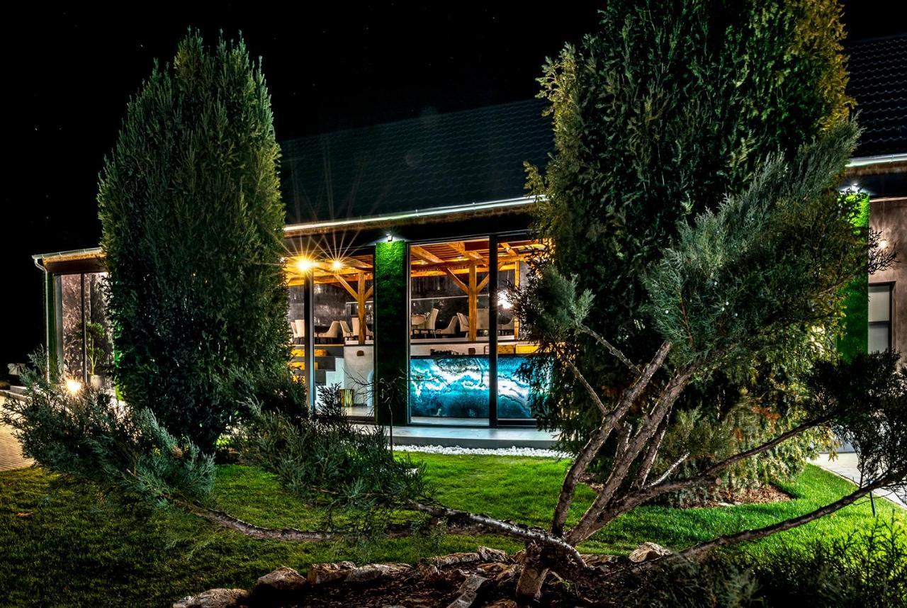 Szent Gyoergy Kuria Bed & Breakfast Kisharsany ภายนอก รูปภาพ