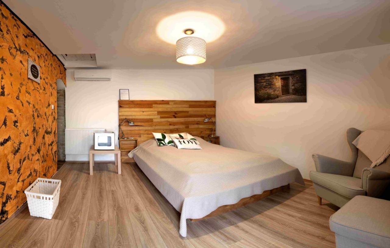 Szent Gyoergy Kuria Bed & Breakfast Kisharsany ภายนอก รูปภาพ